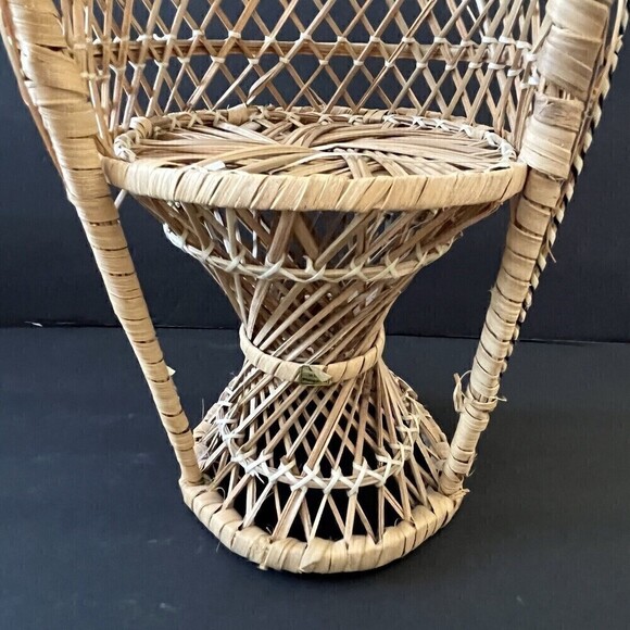 Wicker Peacock Rattan Chair Doll Plant Stand Boho Decor Fan Back 15" 90s Y2K - Picture 3 of 11